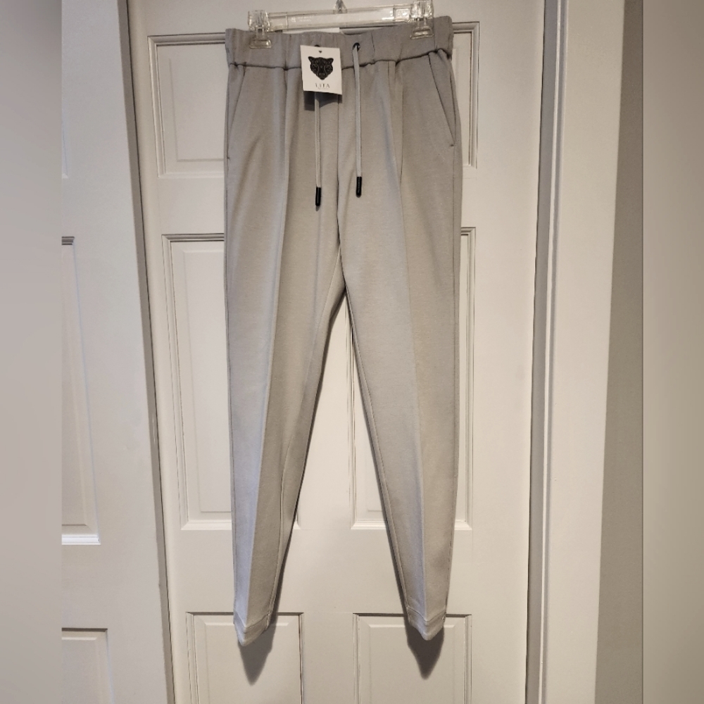 Lita by Ciara taper pant, light gray, Medium. NWT.